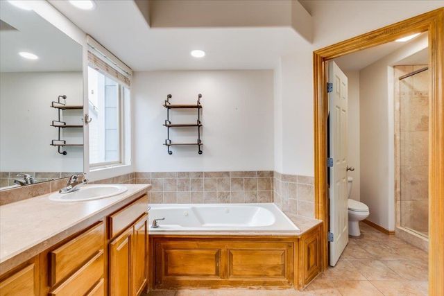 626 N SOMERSET CT, Andover, KS 67002