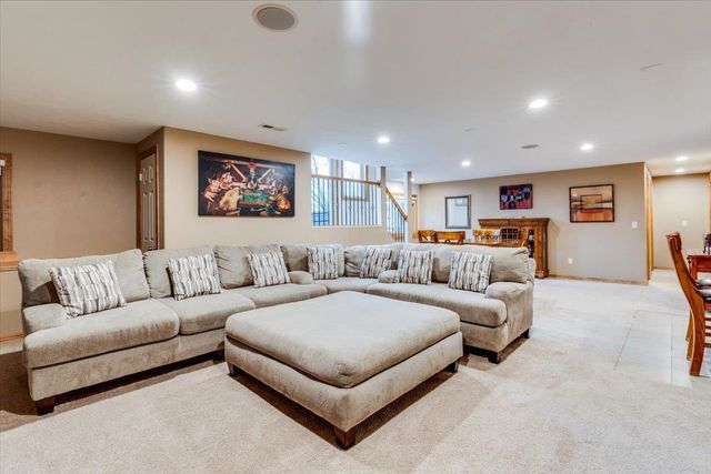 626 N SOMERSET CT, Andover, KS 67002