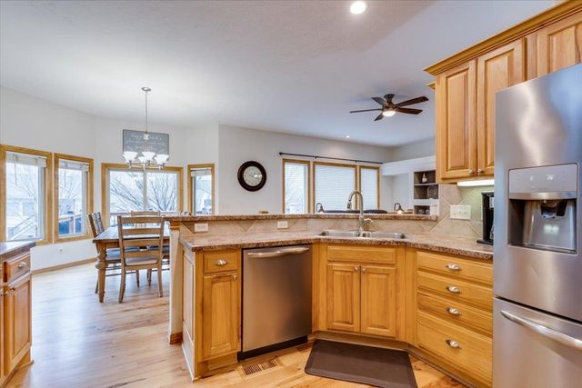 626 N SOMERSET CT, Andover, KS 67002