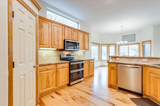 626 N SOMERSET CT, Andover, KS 67002