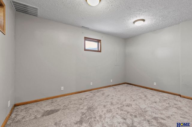 1900 N 162nd Street, Lincoln, NE 68527