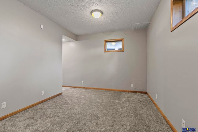 1900 N 162nd Street, Lincoln, NE 68527