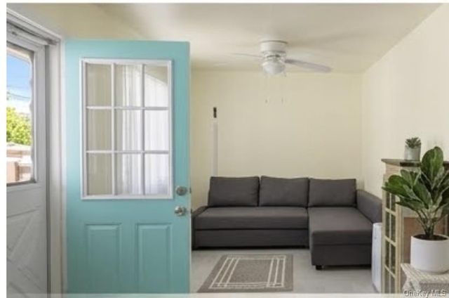 15 Cottage Road, Baiting Hollow, NY 11933