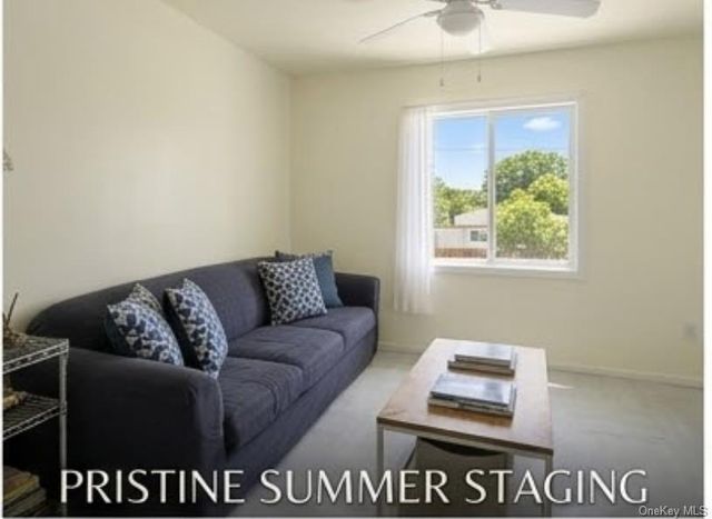 15 Cottage Road, Baiting Hollow, NY 11933