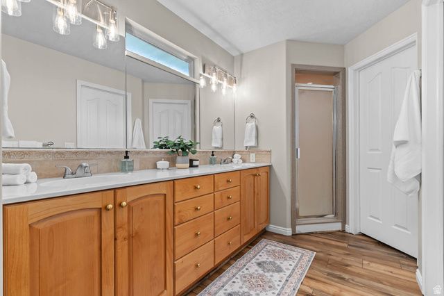 184 N WOOD HILL LN, North Salt Lake, UT 84054