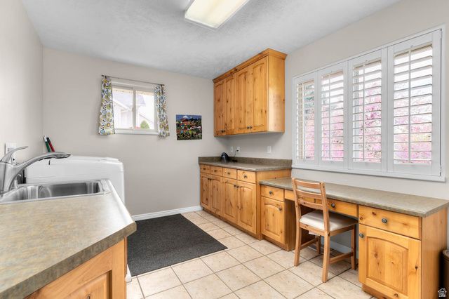 184 N WOOD HILL LN, North Salt Lake, UT 84054