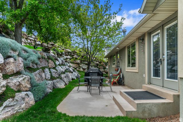 184 N WOOD HILL LN, North Salt Lake, UT 84054