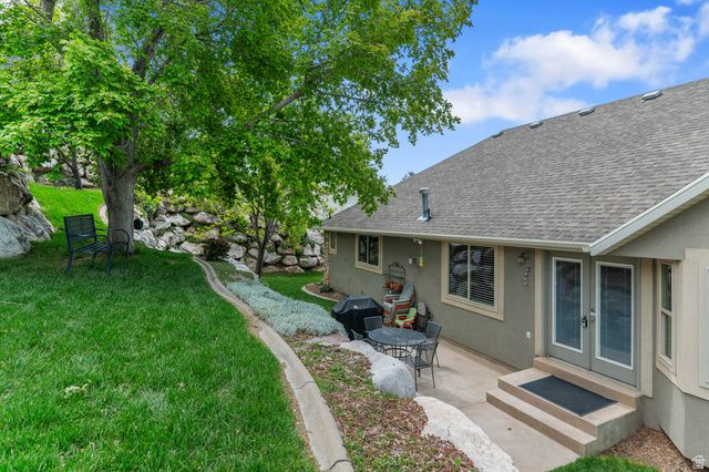 184 N WOOD HILL LN, North Salt Lake, UT 84054