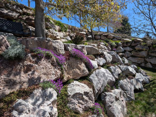 184 N WOOD HILL LN, North Salt Lake, UT 84054