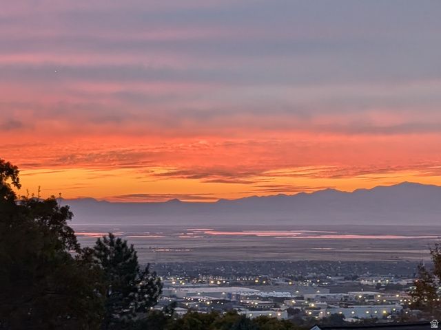 184 N WOOD HILL LN, North Salt Lake, UT 84054