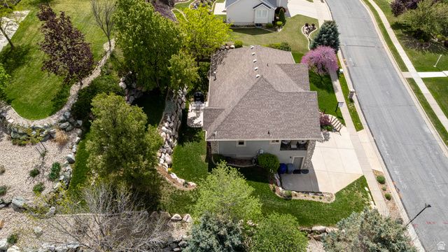184 N WOOD HILL LN, North Salt Lake, UT 84054