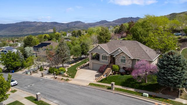 184 N WOOD HILL LN, North Salt Lake, UT 84054