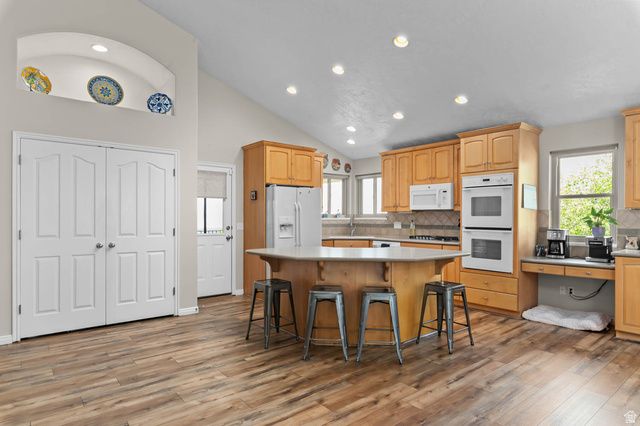 184 N WOOD HILL LN, North Salt Lake, UT 84054
