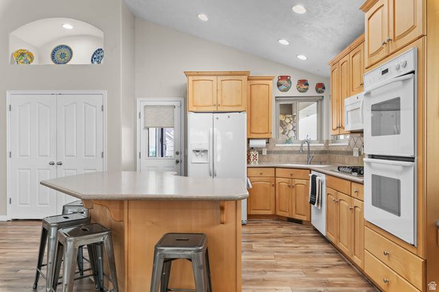 184 N WOOD HILL LN, North Salt Lake, UT 84054
