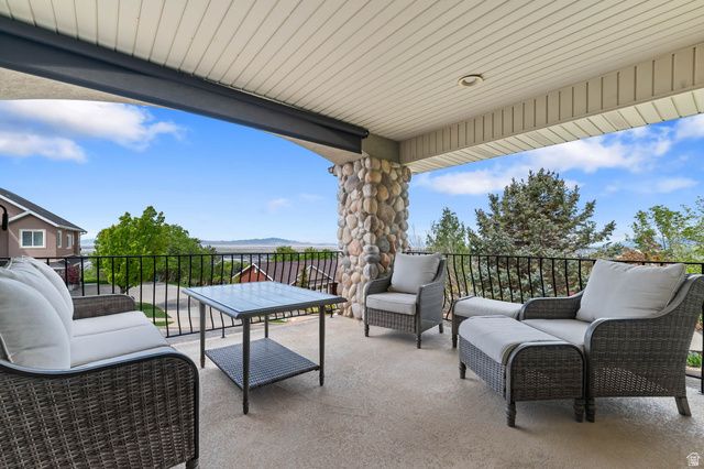 184 N WOOD HILL LN, North Salt Lake, UT 84054