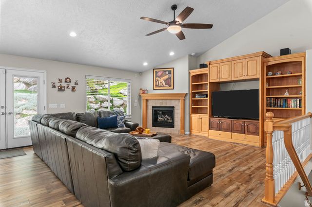 184 N WOOD HILL LN, North Salt Lake, UT 84054