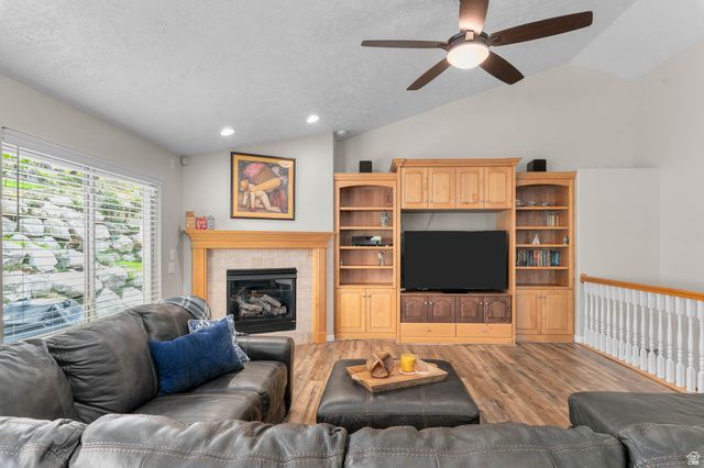 184 N WOOD HILL LN, North Salt Lake, UT 84054