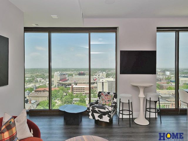 1125 Q Street PH102, Lincoln, NE 68508