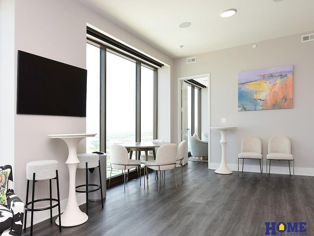 1125 Q Street PH102, Lincoln, NE 68508