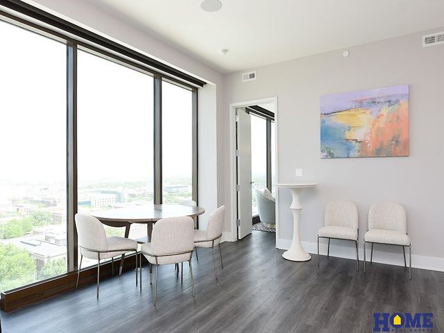 1125 Q Street PH102, Lincoln, NE 68508