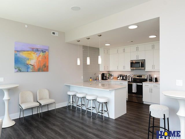 1125 Q Street PH102, Lincoln, NE 68508
