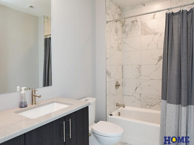1125 Q Street PH102, Lincoln, NE 68508