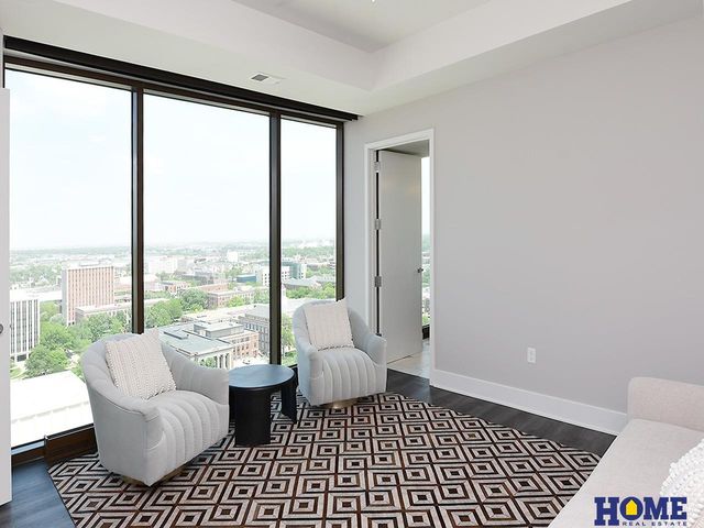 1125 Q Street PH102, Lincoln, NE 68508