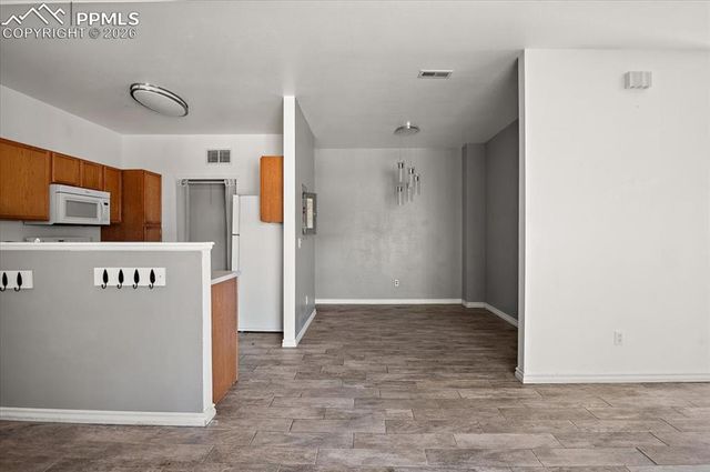 2002 Legacy Ridge View 207, Colorado Springs, CO 80910