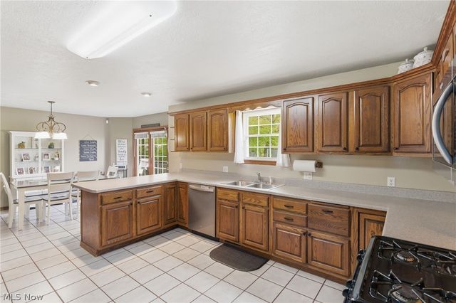 313 Glenview Avenue, Dover, OH 44622