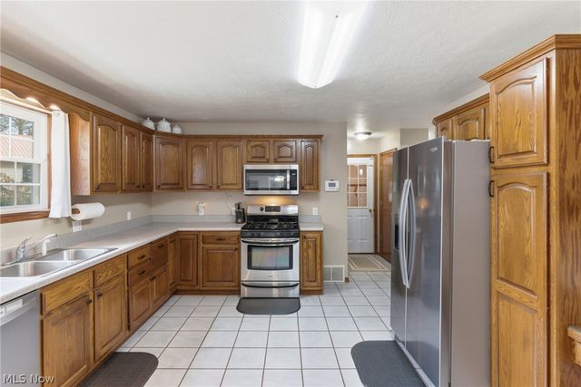 313 Glenview Avenue, Dover, OH 44622