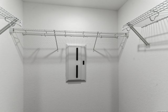 4060 Bermuda Ln, Seguin, TX 78155