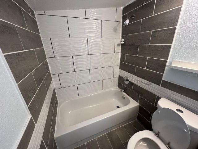 2010 E GENESEE STREET, Tampa, FL 33610