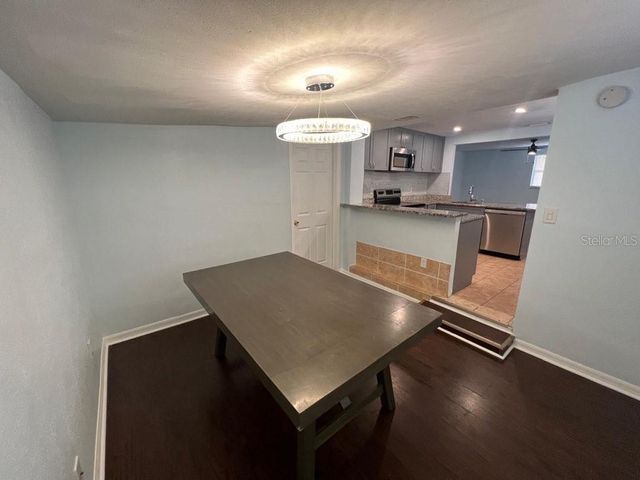 2010 E GENESEE STREET, Tampa, FL 33610