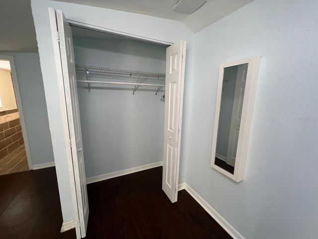 2010 E GENESEE STREET, Tampa, FL 33610