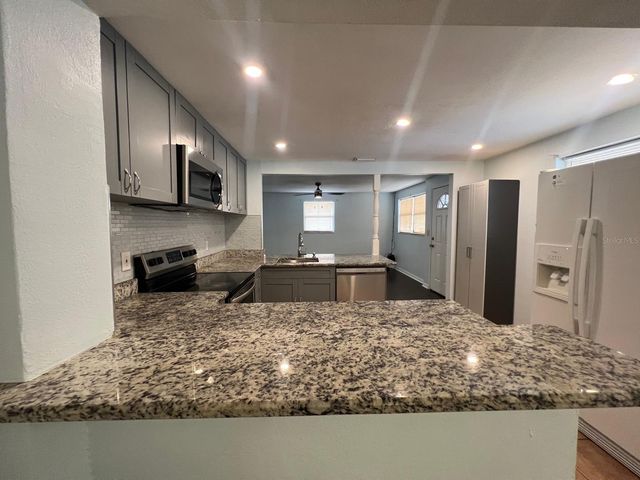 2010 E GENESEE STREET, Tampa, FL 33610