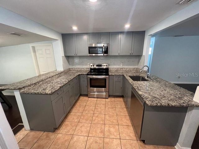 2010 E GENESEE STREET, Tampa, FL 33610