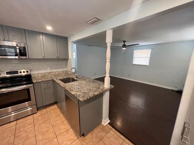 2010 E GENESEE STREET, Tampa, FL 33610