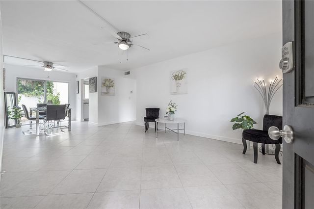 3206 W AZEELE STREET 129, Tampa, FL 33609