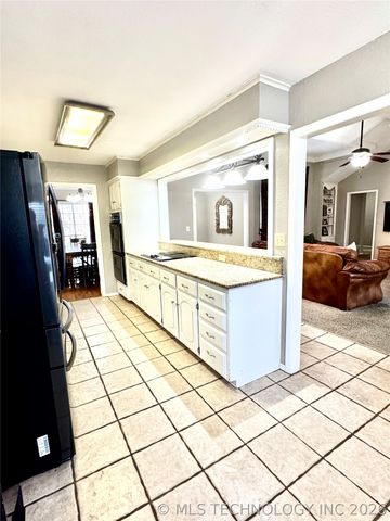 1111 Surrey Street S, Ardmore, OK 73401