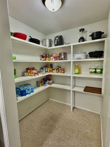 1111 Surrey Street S, Ardmore, OK 73401