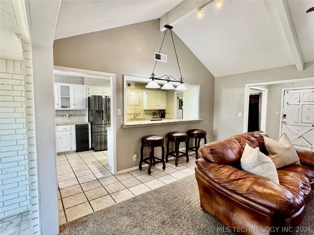 1111 Surrey Street S, Ardmore, OK 73401