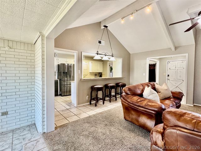 1111 Surrey Street S, Ardmore, OK 73401