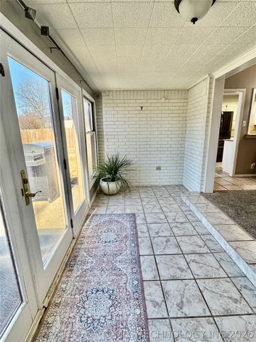 1111 Surrey Street S, Ardmore, OK 73401