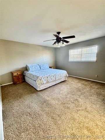 1111 Surrey Street S, Ardmore, OK 73401