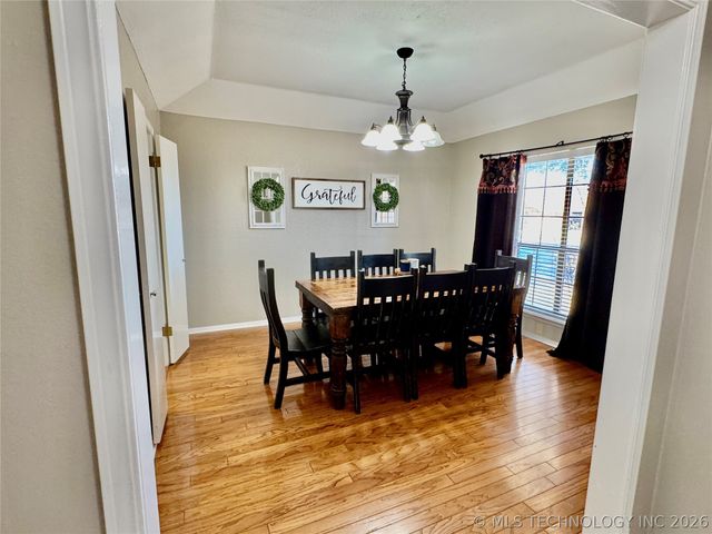 1111 Surrey Street S, Ardmore, OK 73401