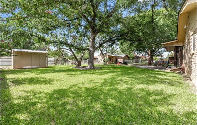 1703 Southgate Drive, Brownwood, TX 76801