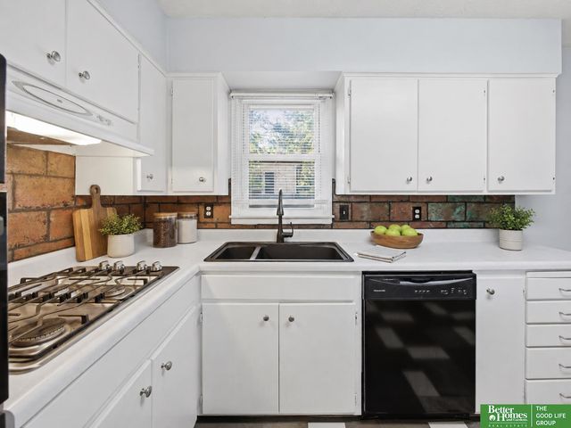 7416 Frederick Avenue, La Vista, NE 68128