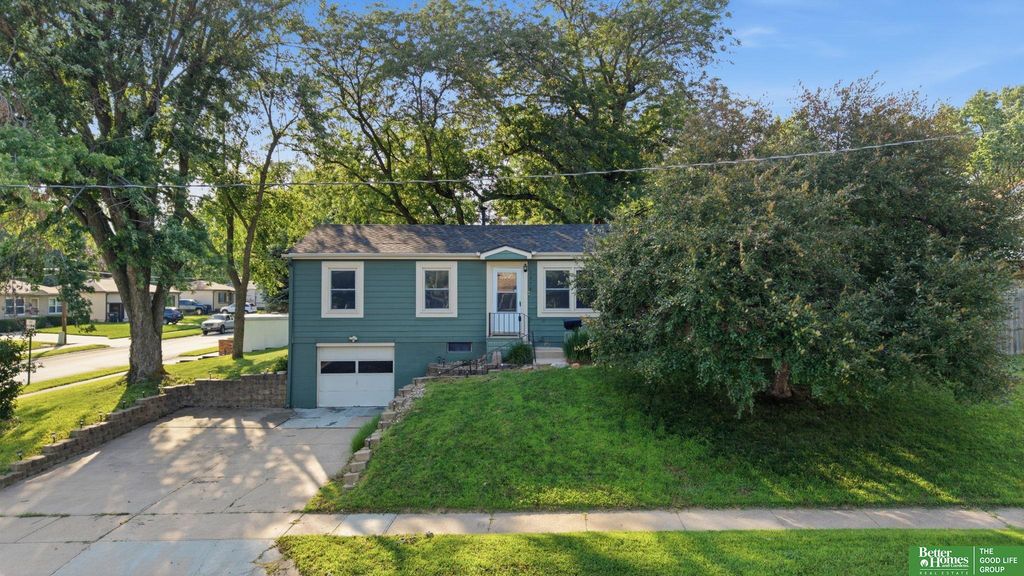 7416 Frederick Avenue, La Vista, NE 68128