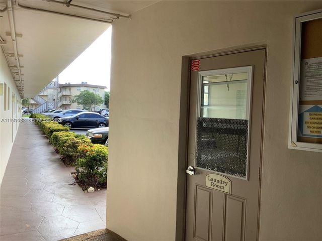 5181 W Oakland Park Blvd 214, Lauderdale Lakes, FL 33313