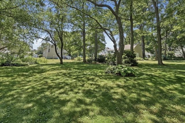 61 Houlton Street, Swansea, MA 02777